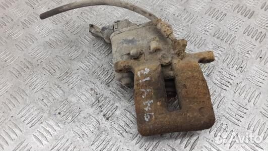 Суппорт тормозной задний левый volvo V70 3 (94Y12L