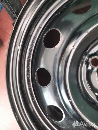 Штампованные диски r15 на Kia Rio/Hyundai Solaris