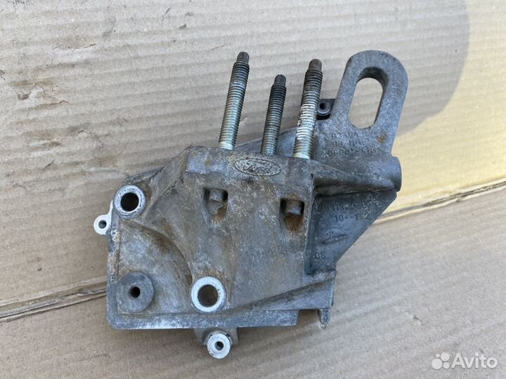 Кронштейн двигателя Ford Focus 2 1,4-1,6