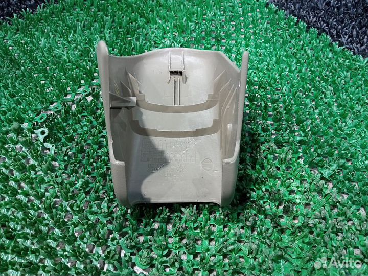 Заглушка крепления сиденья передняя правая Toyota Fortuner