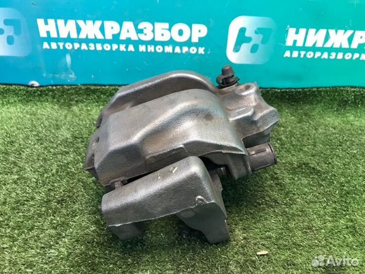 Суппорт передний левый Bmw X3 F25 2.0 N20B20