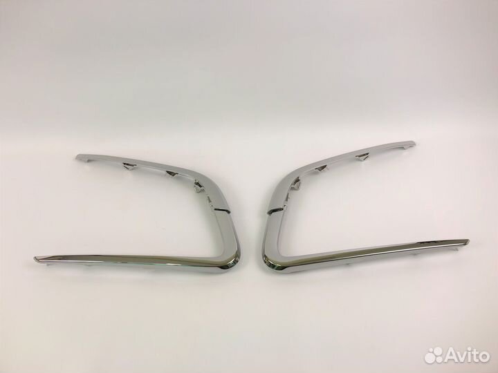 Молдинги переднего бампера Лада Веста кросс хром