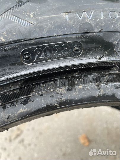 Triangle PL02 255/45 R20 105V