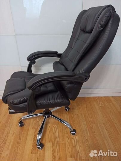 Офисное кресло