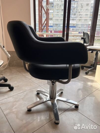 Кресло тележка, лаборатория парикмахерская