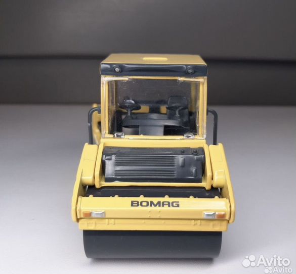 Масштабная модель 1:50 каток Bomag BW 203 AD