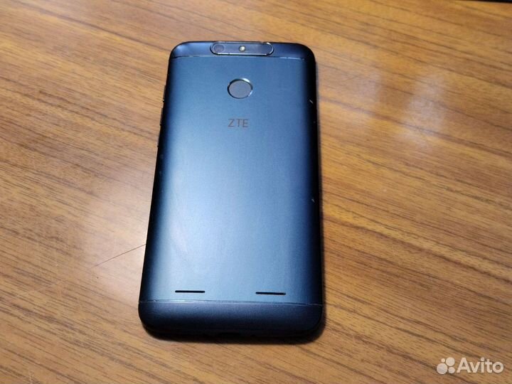 Телефон ZTE