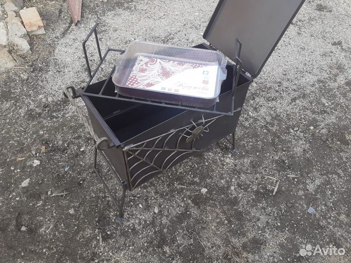 Мангал с крышей