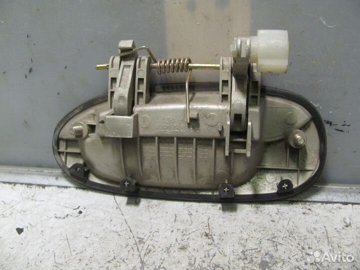 Ручка двери задняя правая Kia Spectra 2001-2011
