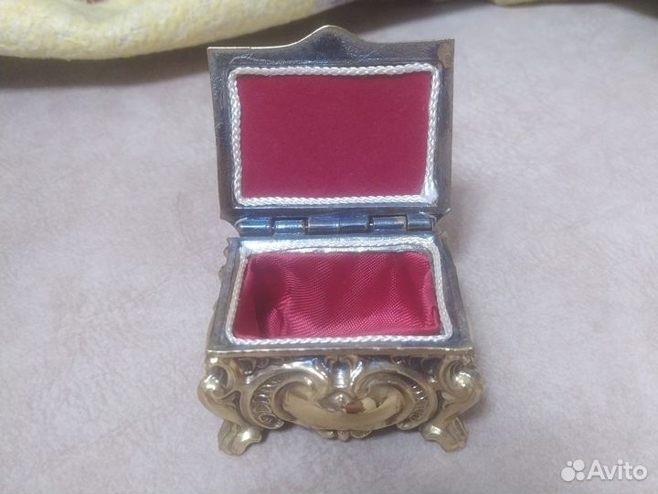 Шкатулка для украшений