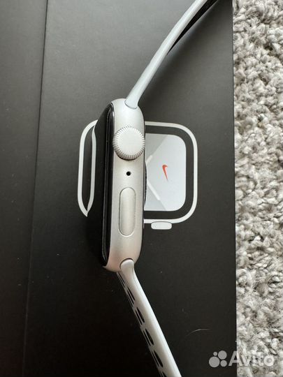 Apple watch SE 44mm (Nike)