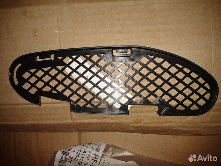 MB 202 1993-2001 год правая решетка в бампер