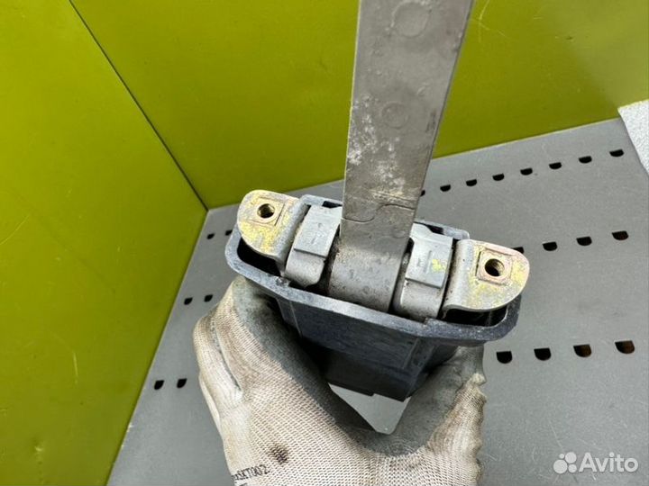 Ограничители двери передние правые Mercedes-Benz