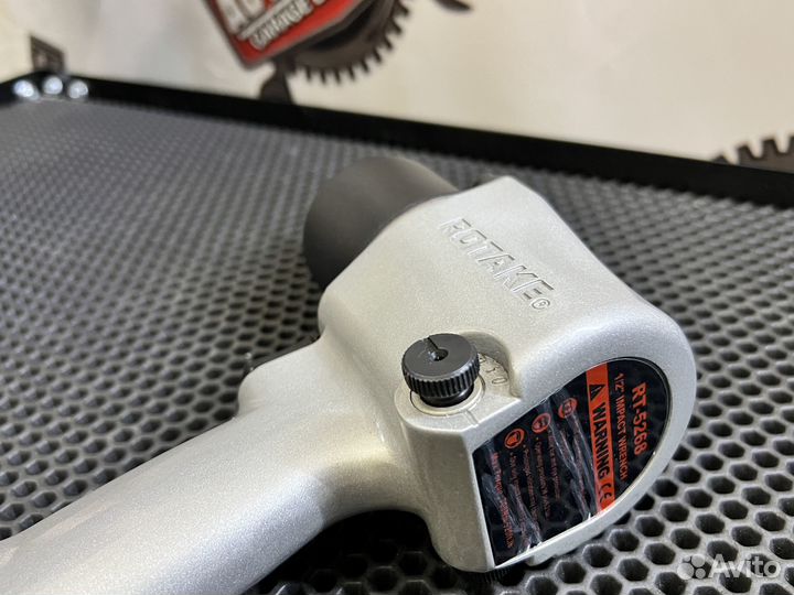 Пневматический гайковерт