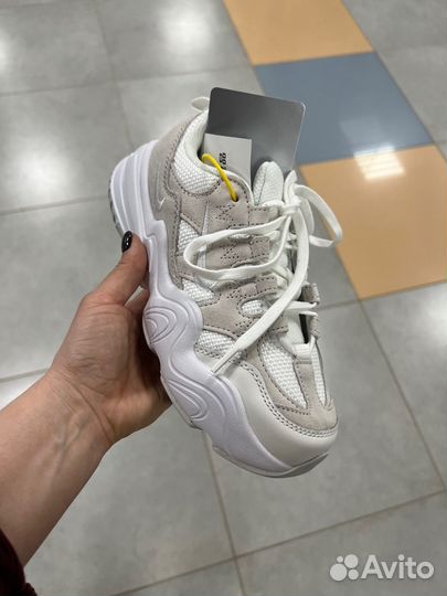 Кроссовки nike tech hera 40