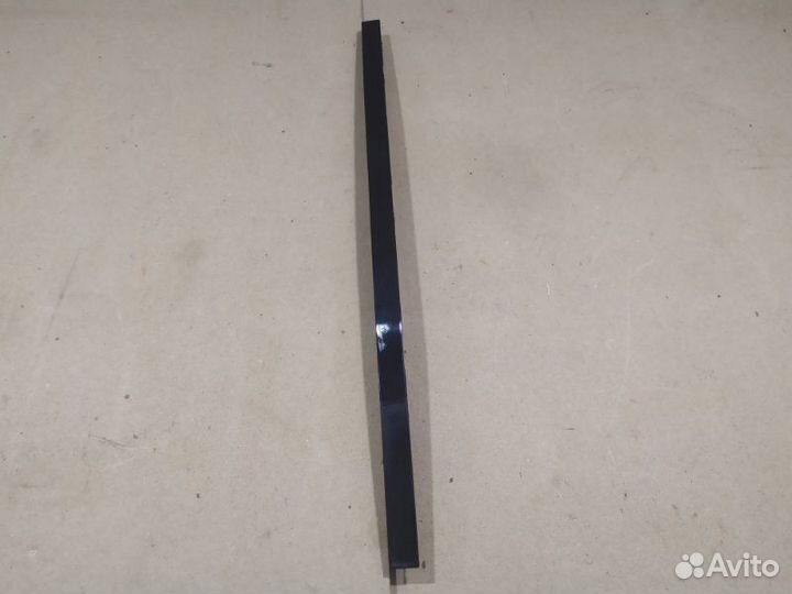 Направляющая стекла задняя правая Mercedes Glk