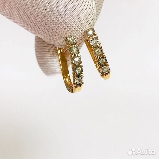 Золотые серьги с камнем