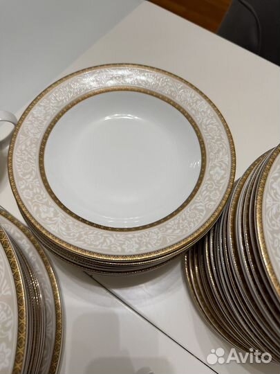 Набор столовой посуды на 12 персон