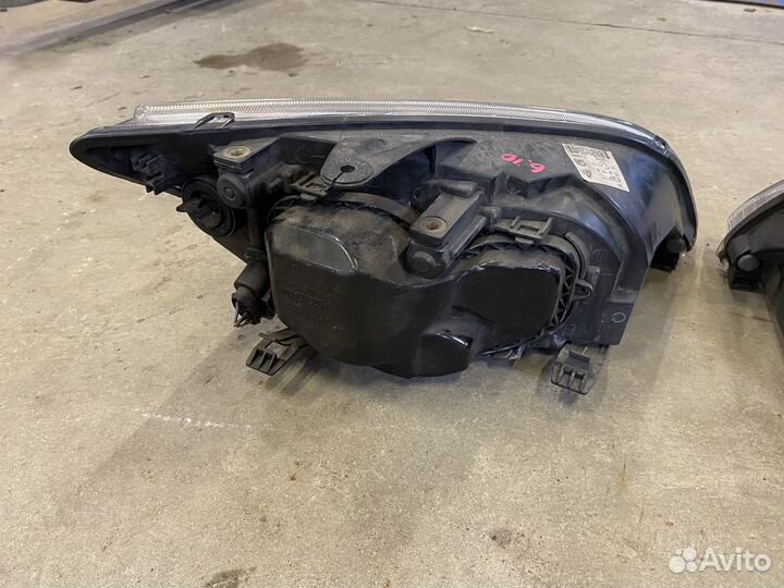 Передние фары Ford Focus 2 Дорестайлинг