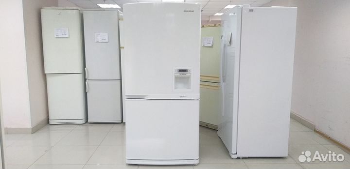 Холодильник Samsung