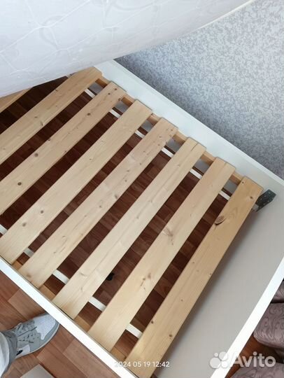 Кровать и тумба IKEA