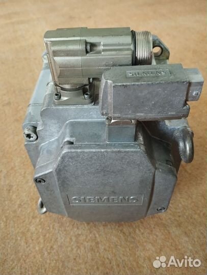 Серводвигатель Siemens 1FK7101-5AC71-1UA0