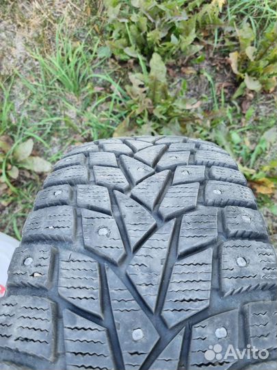 Dunlop GrandTrek Ice 03 215/65 R16