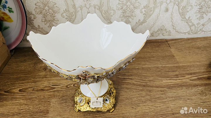 Фруктовница на ножке