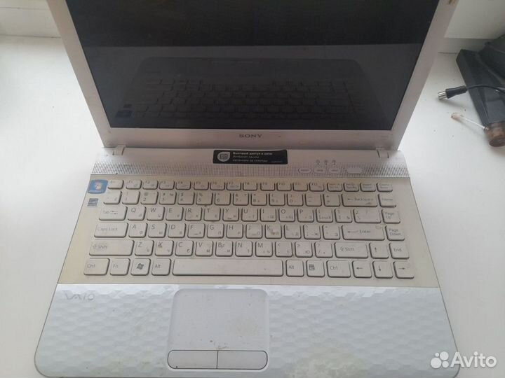 14sony vaio PCG-61B11V