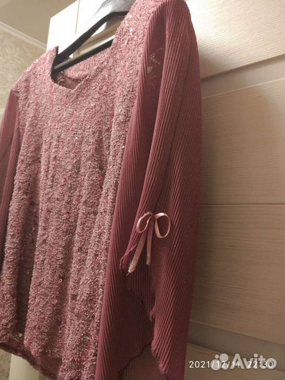 Костюм женский с юбкой