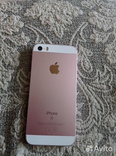 Телефон iPhone se