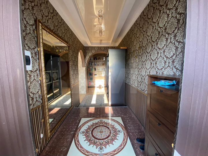 Дом 260 м² на участке 6 сот.