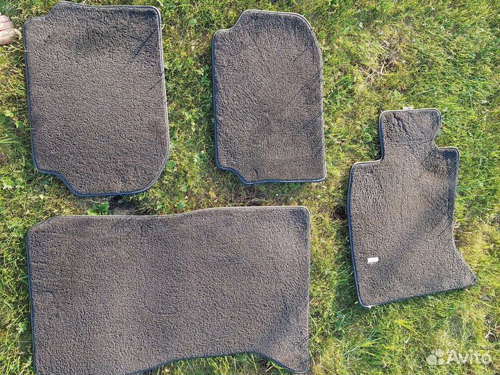 Автомобильные коврики текстильные бмв