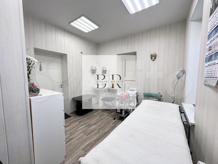 Офис в центре с водой, 12 м²