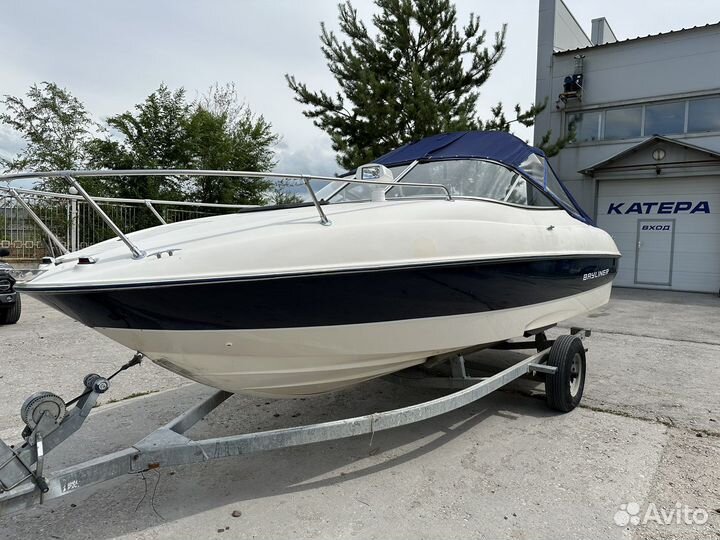 Катер Bayliner-212 Capri