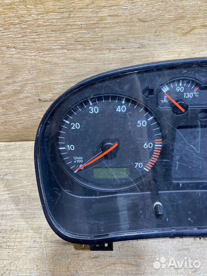 Панель приборов Volkswagen Golf 4 бензин 112544
