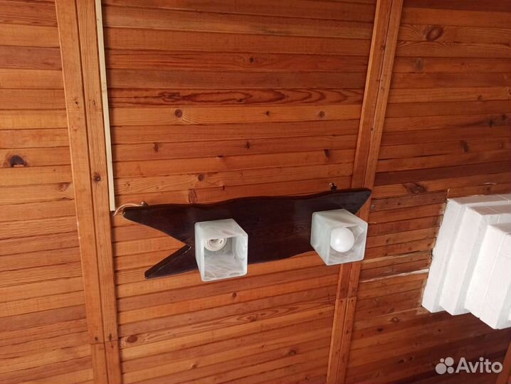 Светильник из дерева