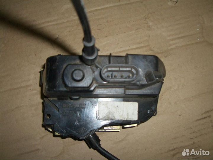 Замок двери задней левой Renault Megane II 2002