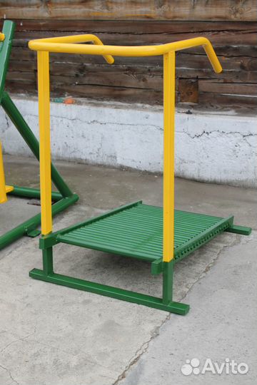 Уличный тренажер