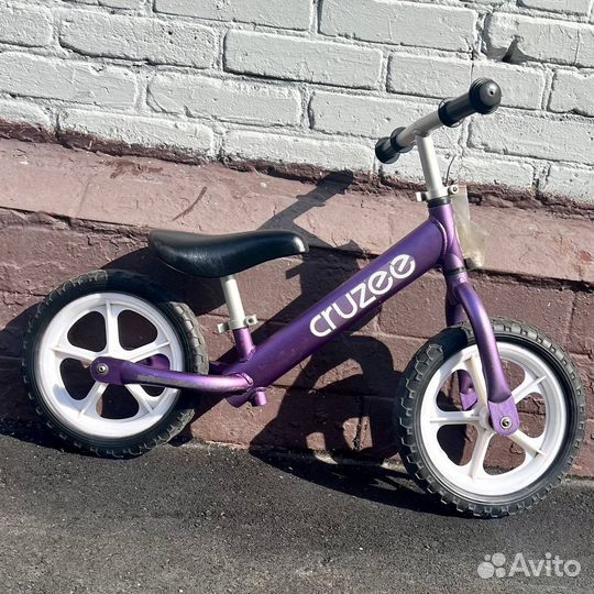 Беговел cruzee самый легкий