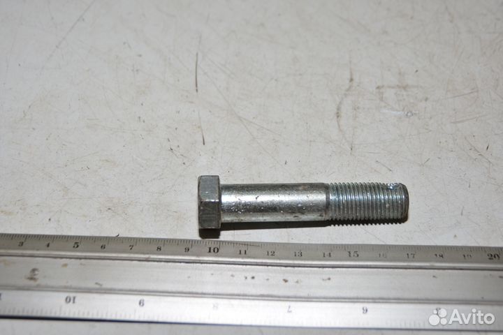 Болт М14*1,5х68 с неполной резьбой и отверстием по