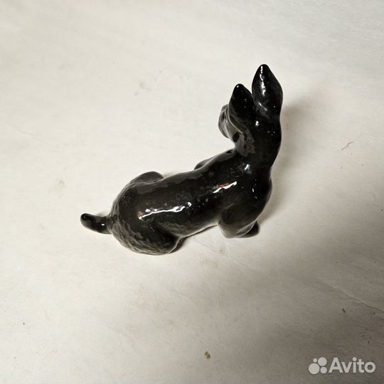 Фарфоровая статуэтка 