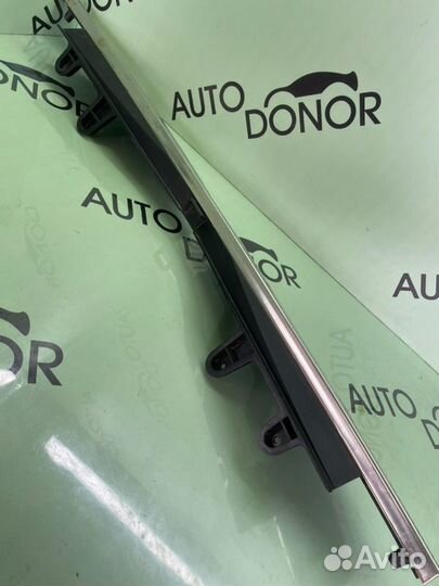 Накладка замка багажника Audi Q7 4L 3.0L BUG 2008