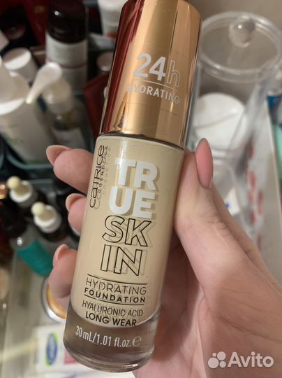 Тональная основа Catrice 002 neutral ivory