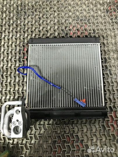 Радиатор кондиционера Honda HR-V