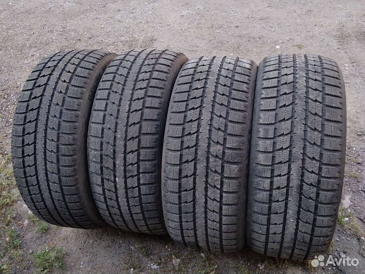 Toyo Observe GSi-5 275/40 R22