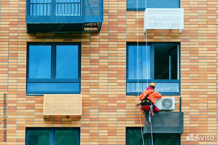 Промышленный альпинист, мойка, подрезка, монтаж