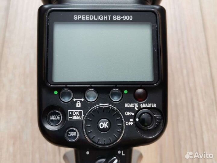 Вспышка Nikon SB-900