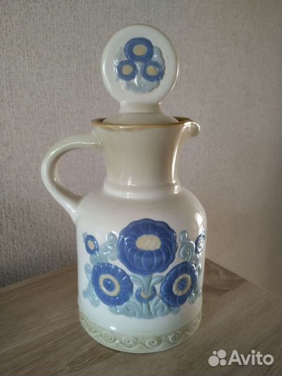 Керамический кувшин