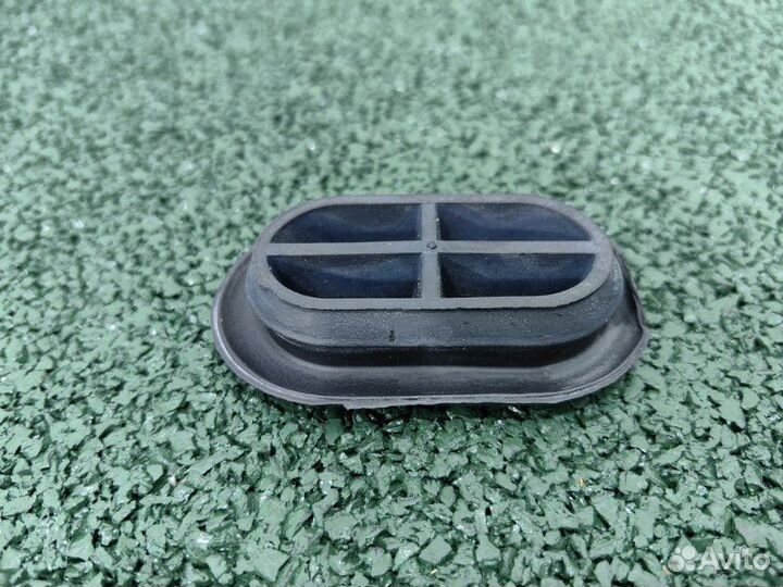 Заглушка кузова Renault Fluence K4M838 2012